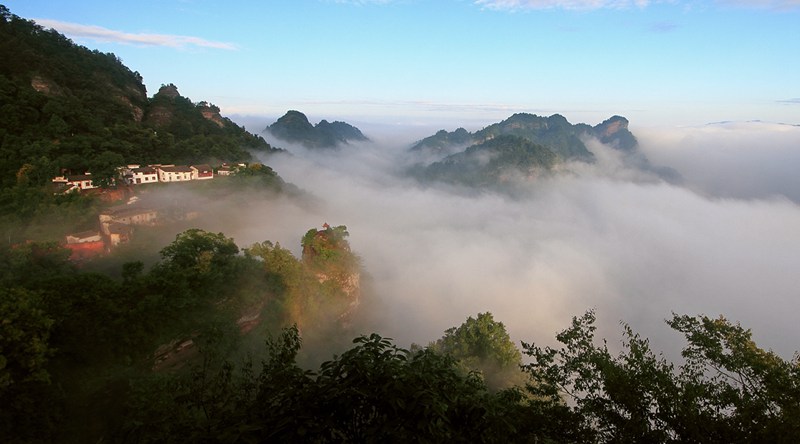 仙居（作者：胡宏坤；拍摄地址：休宁县齐云山镇齐云山村；联系电话：18955966555；联系地址：休宁县工商局）.jpg